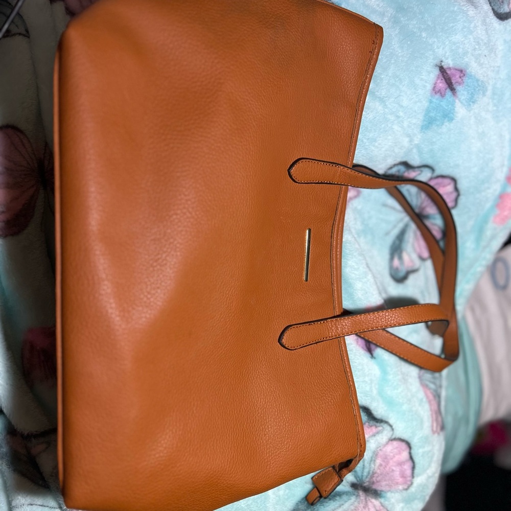 medium size shoulder bag